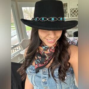 CURATEUR Rhapsody Scarf VISMAYA
 Scarf Wear in your hair your neck tied handbag